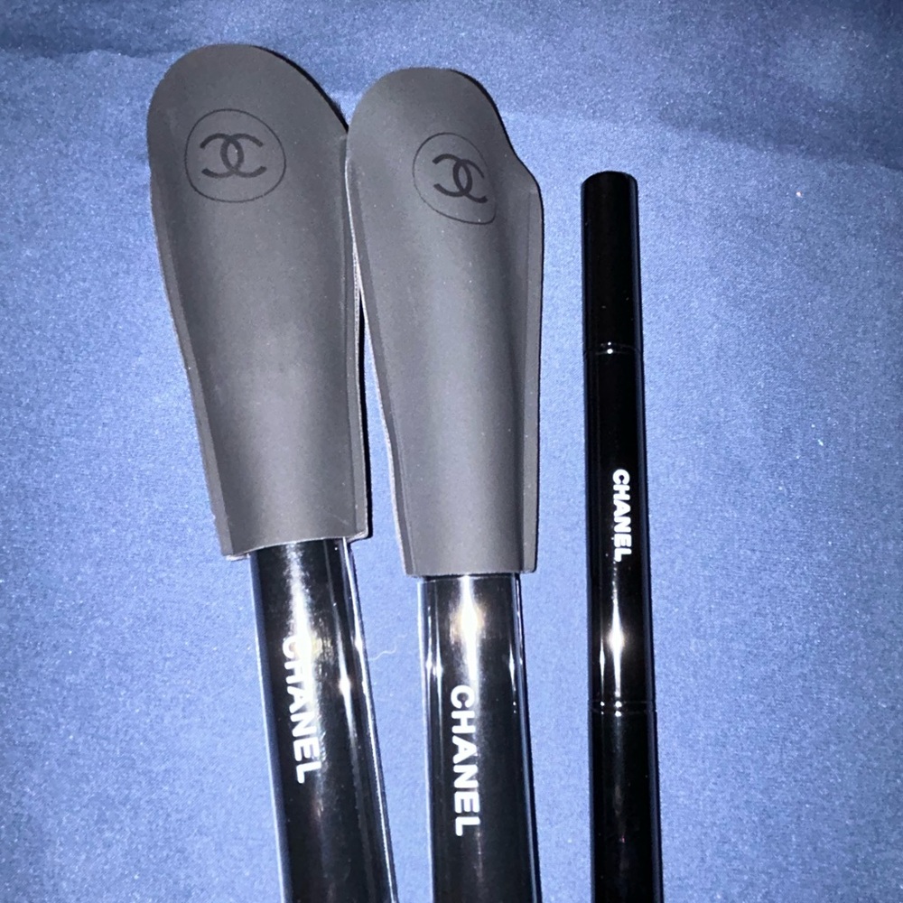 Chanel 3 piece make up brush set with pink zipper case new in box